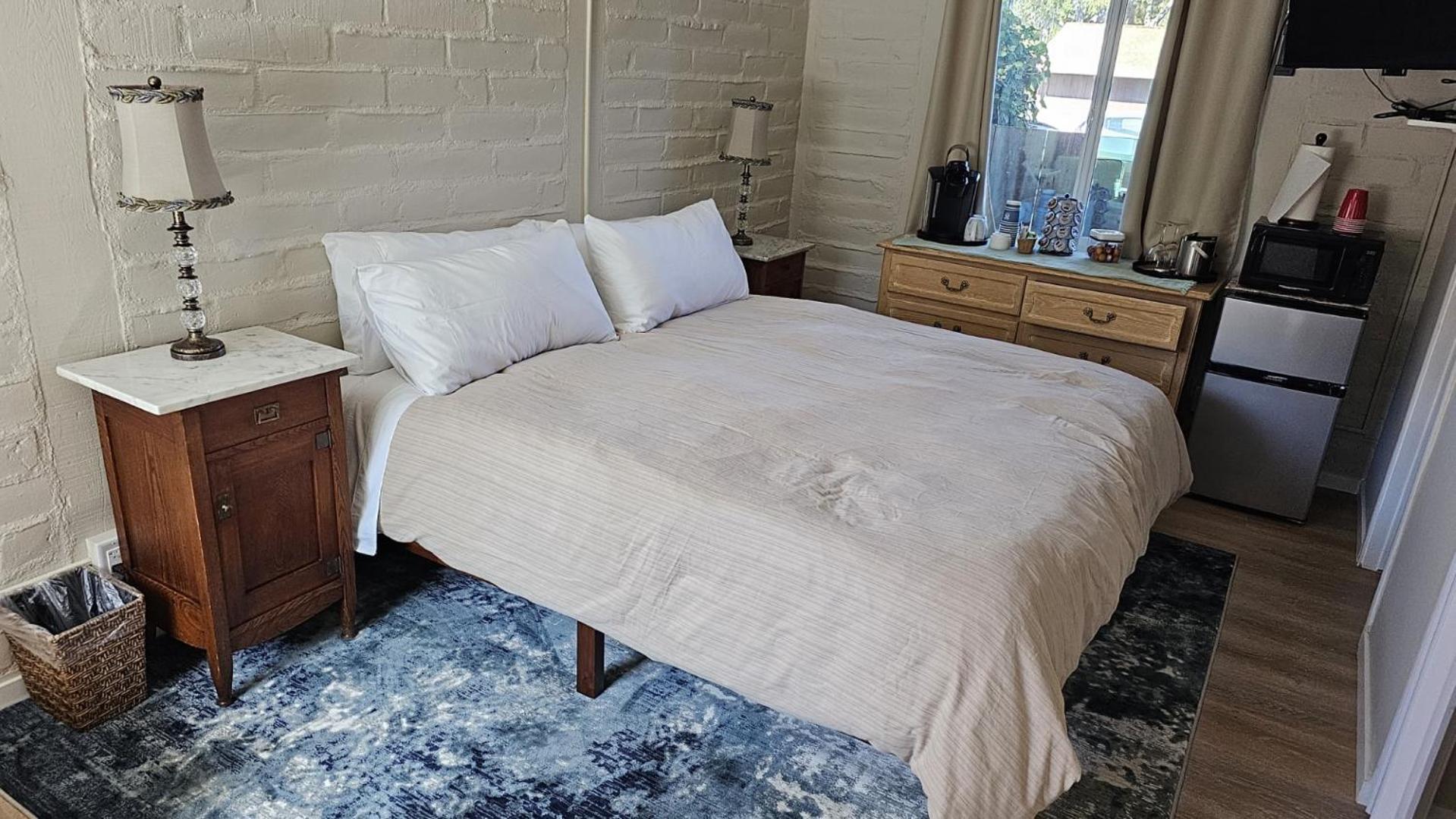 Little European Lodge Carmel Valley Extérieur photo