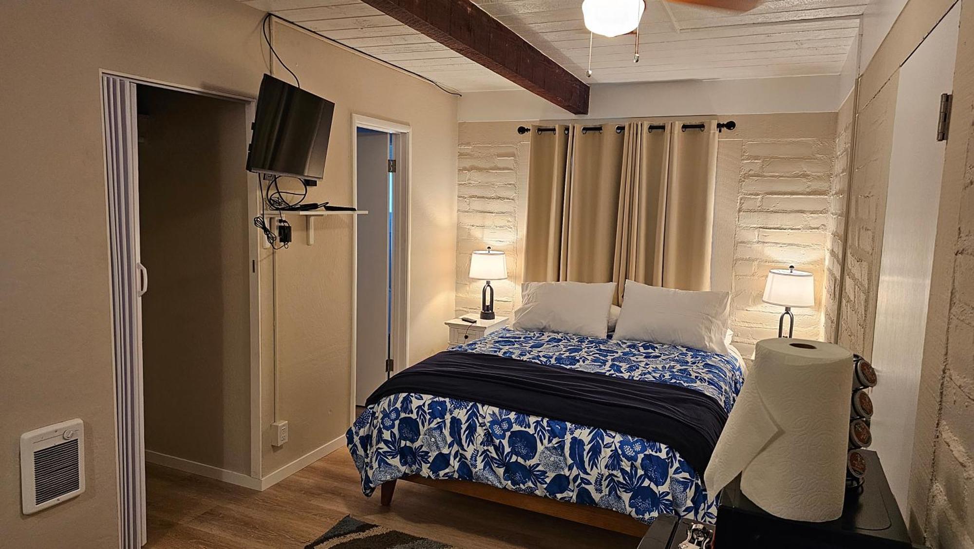 Little European Lodge Carmel Valley Extérieur photo