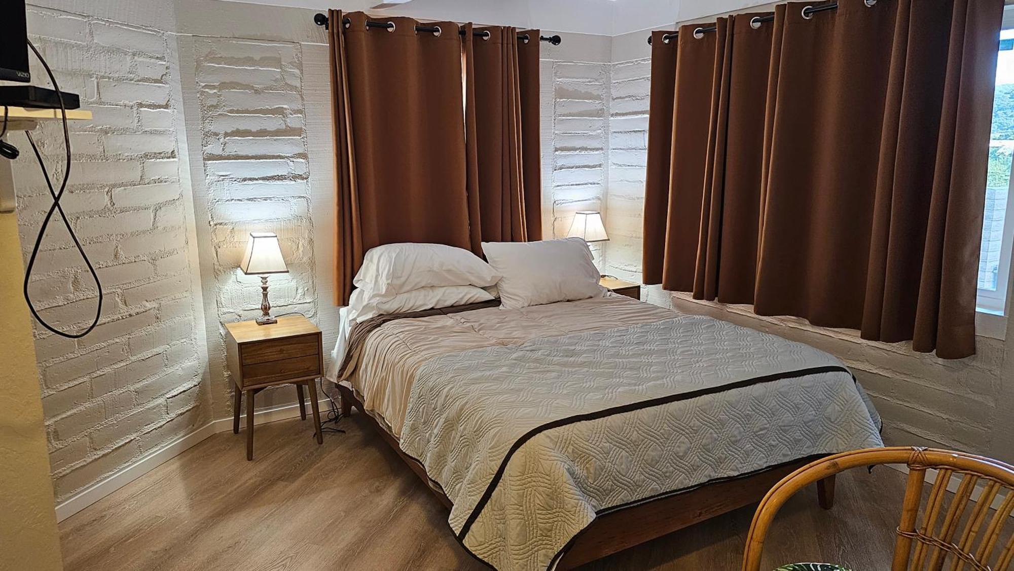 Little European Lodge Carmel Valley Extérieur photo