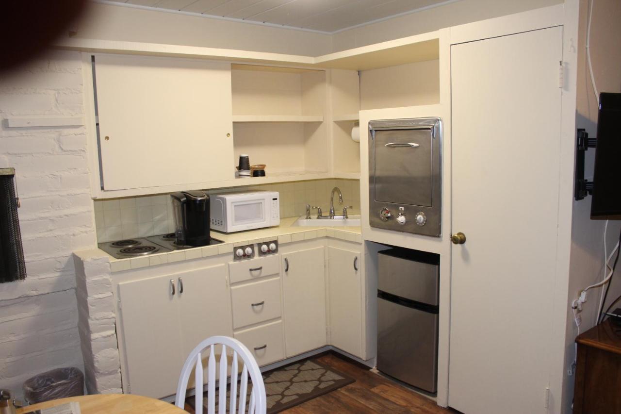 Little European Lodge Carmel Valley Extérieur photo